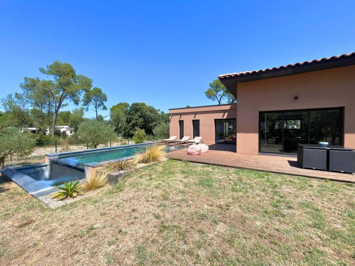 Image No.1-4 Bed House for sale