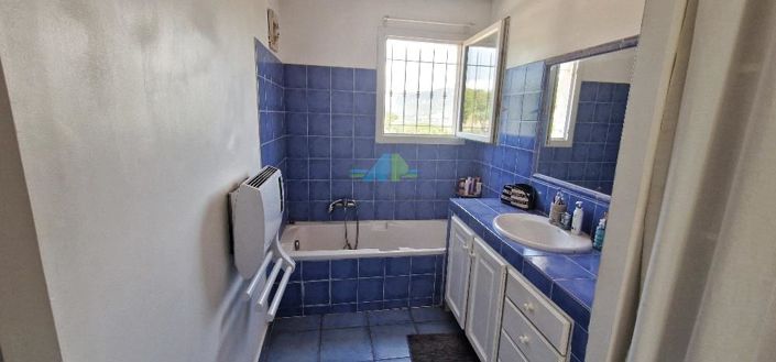 Image No.7-5 Bed House for sale