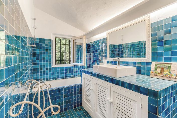 Image No.11-3 Bed House for sale