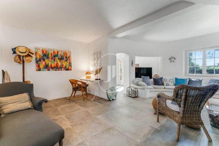 Image No.5-3 Bed House for sale