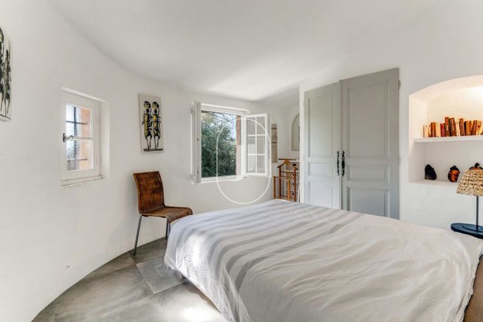 Image No.8-3 Bed House for sale