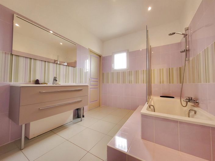 Image No.13-3 Bed House for sale