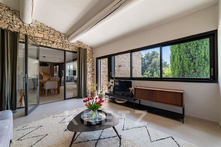 Image No.10-4 Bed House for sale