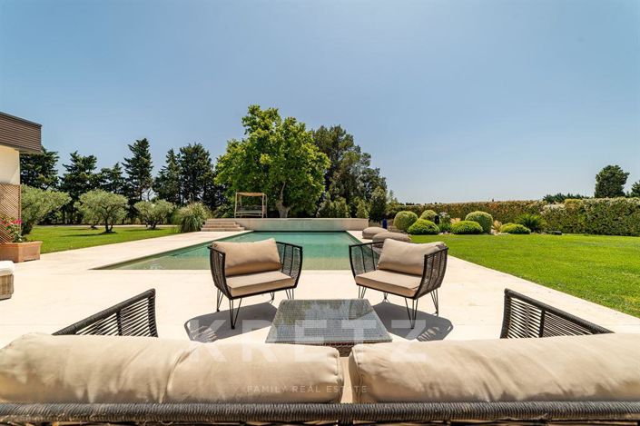 Image No.2-4 Bed House for sale