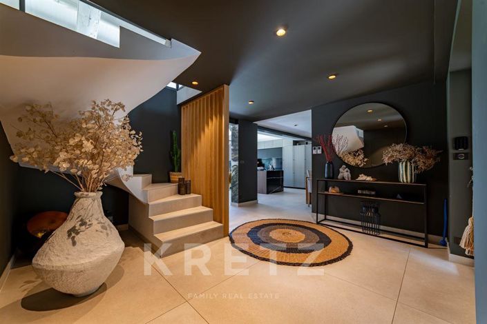 Image No.3-4 Bed House for sale