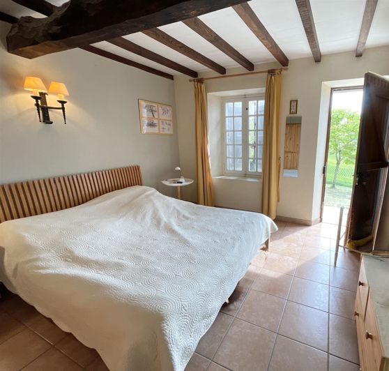 Image No.6-3 Bed House for sale