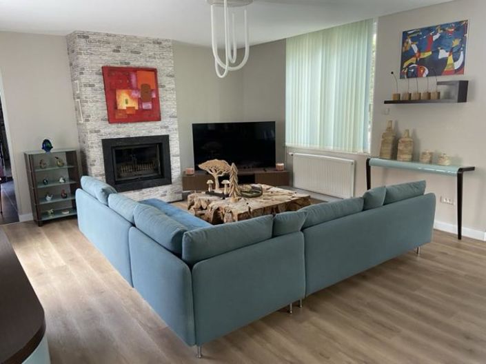 Image No.19-5 Bed House for sale