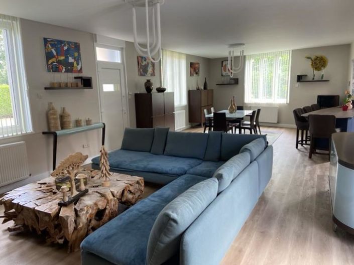 Image No.2-5 Bed House for sale