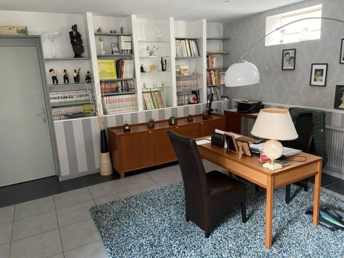 Image No.5-5 Bed House for sale