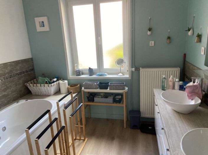 Image No.7-5 Bed House for sale