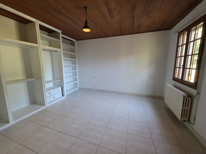 Image No.10-4 Bed House for sale