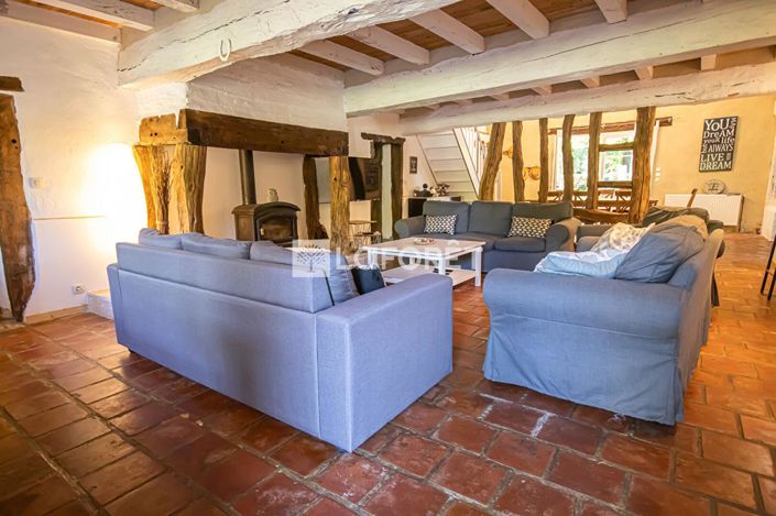 Image No.10-4 Bed Property for sale