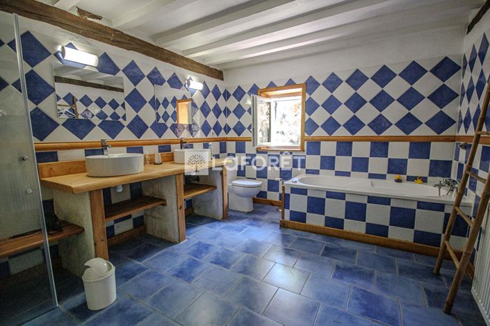 Image No.11-4 Bed Property for sale