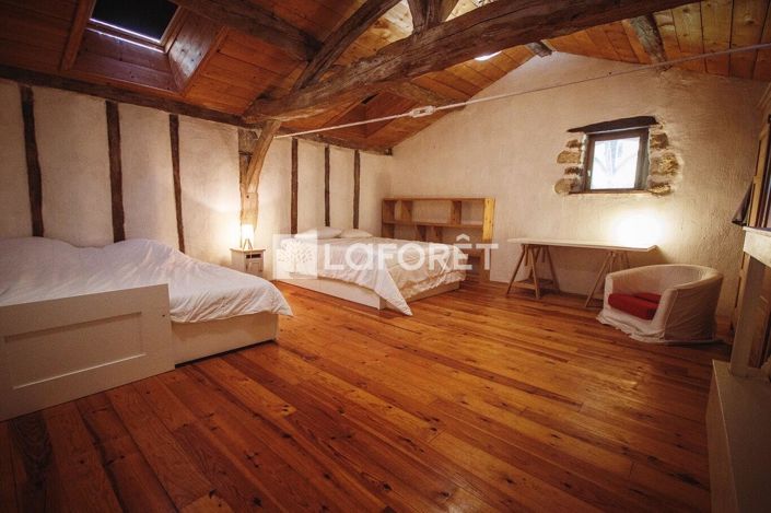 Image No.12-4 Bed Property for sale