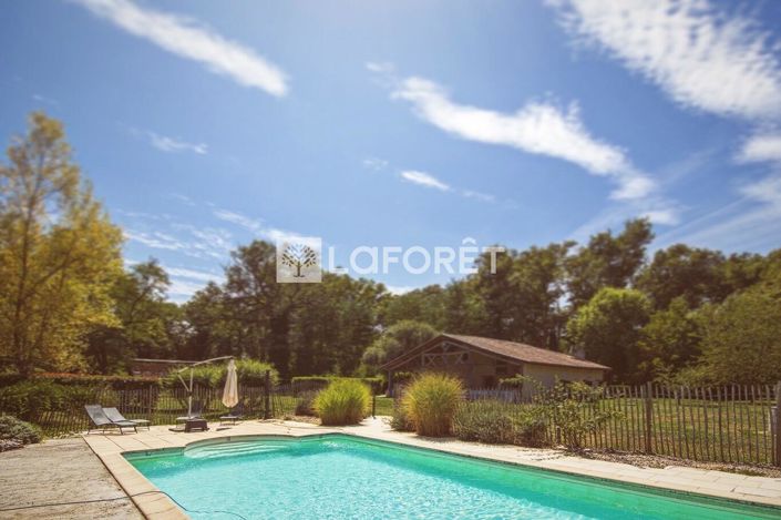 Image No.15-4 Bed Property for sale