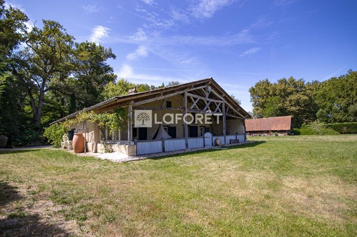 Image No.17-4 Bed Property for sale