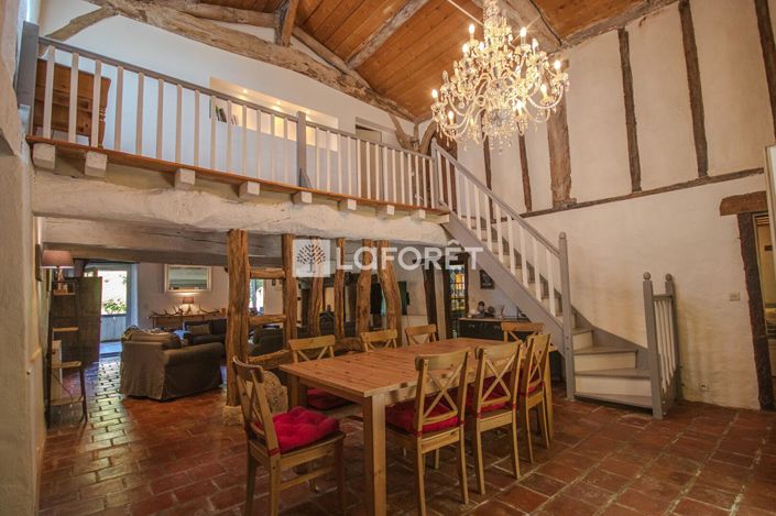 Image No.4-4 Bed Property for sale