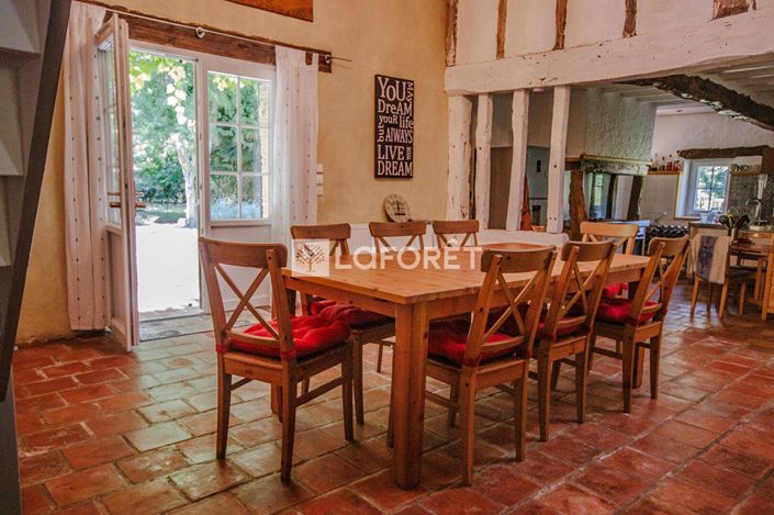 Image No.6-4 Bed Property for sale