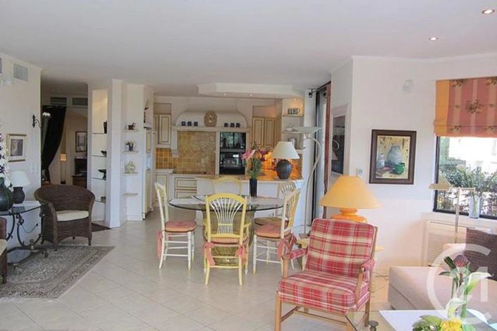 Image No.7-3 Bed Apartment for sale