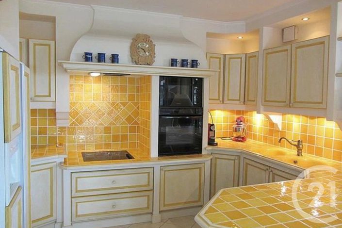 Image No.8-3 Bed Apartment for sale