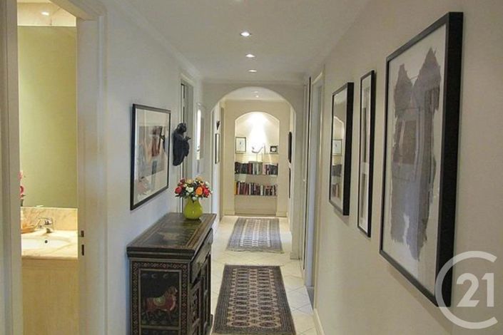 Image No.9-3 Bed Apartment for sale