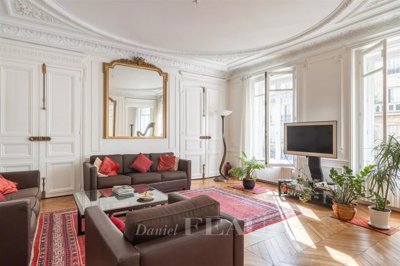 5 Bed Apartment for sale