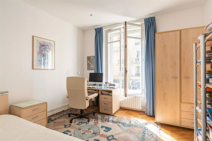 Image No.11-5 Bed Apartment for sale