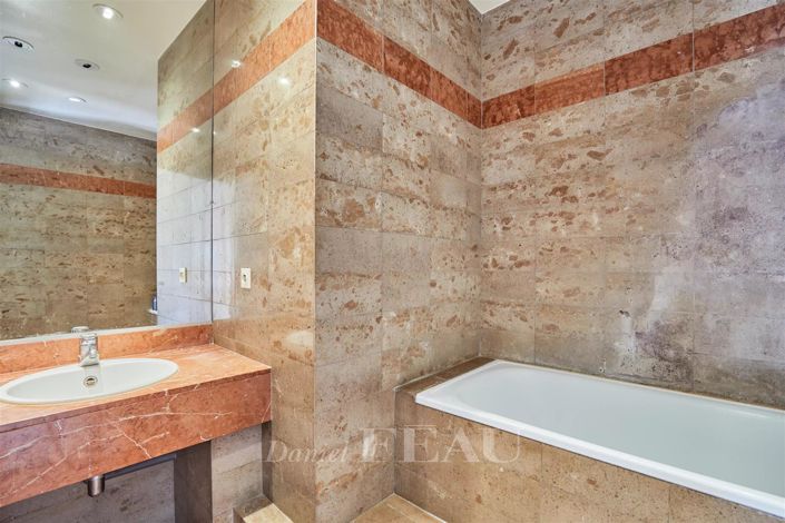 Image No.10-3 Bed Apartment for sale