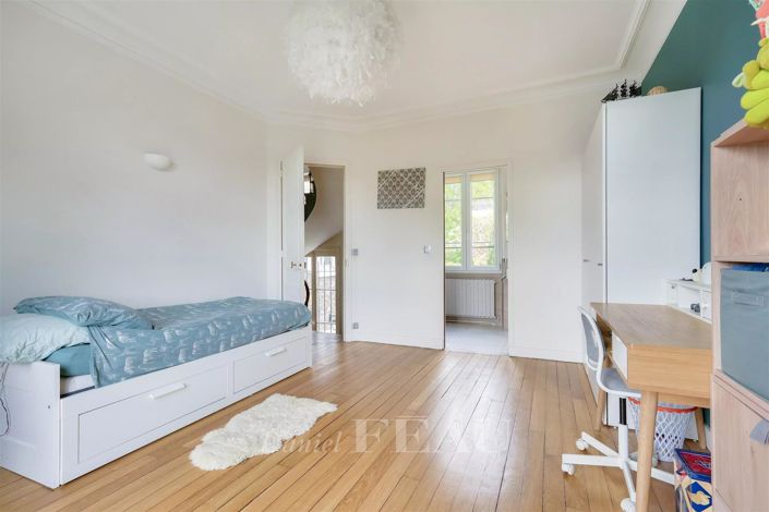 Image No.15-5 Bed House for sale