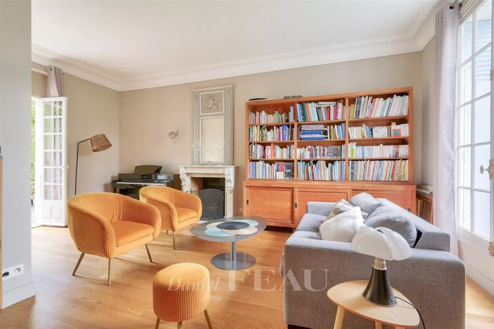 Image No.9-5 Bed House for sale