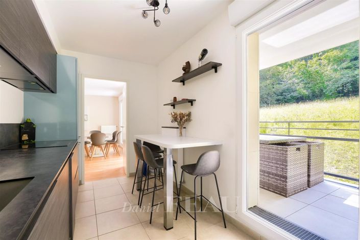 Image No.12-4 Bed Apartment for sale