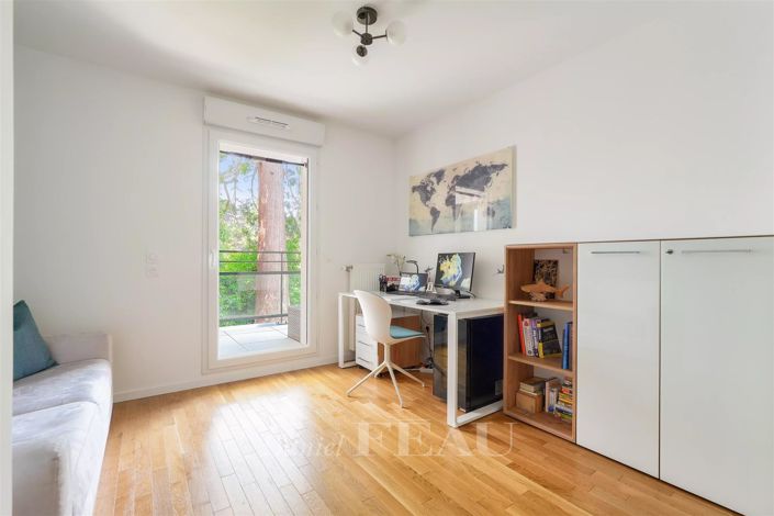 Image No.24-4 Bed Apartment for sale