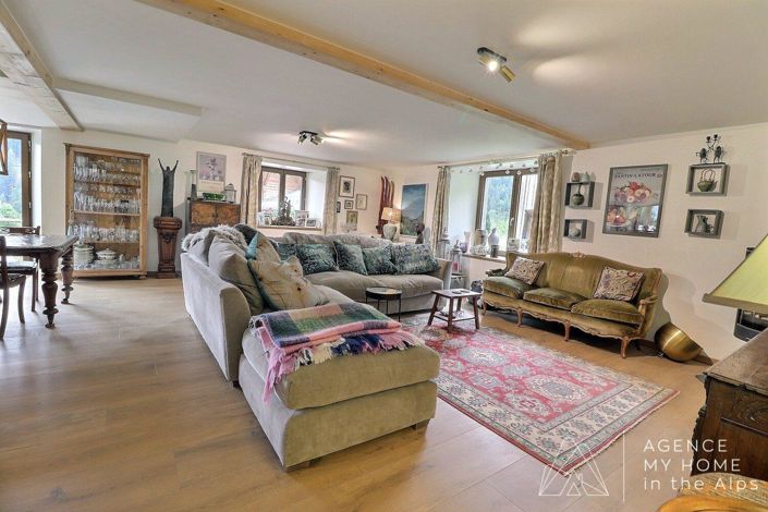 Image No.22-7 Bed Property for sale