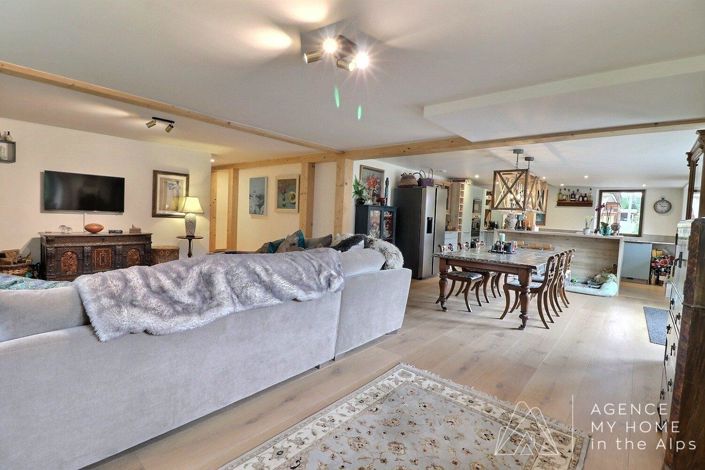 Image No.23-7 Bed Property for sale