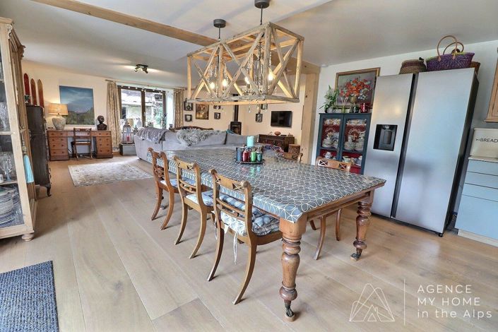 Image No.25-7 Bed Property for sale