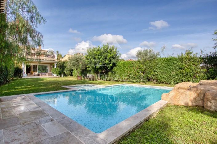 Image No.1-4 Bed House for sale