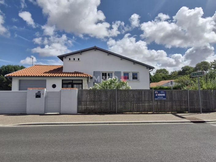 Image No.13-2 Bed House for sale