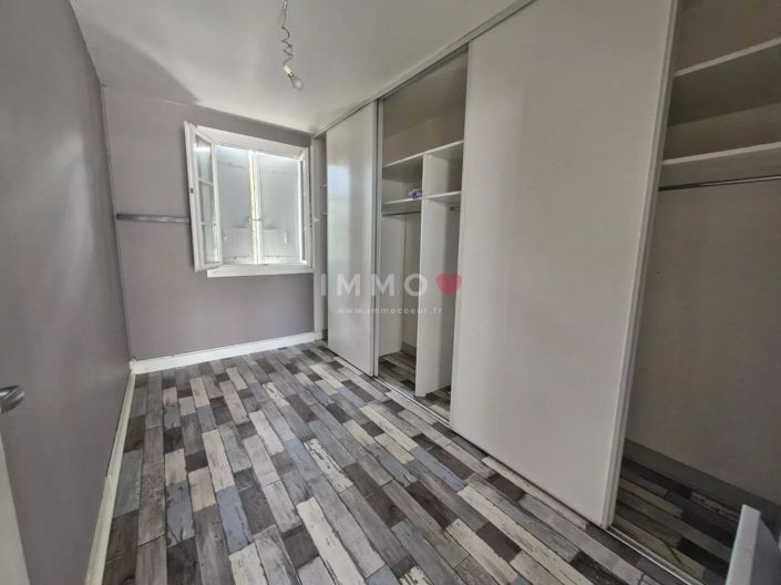 Image No.9-2 Bed House for sale