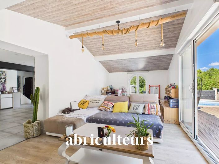 Image No.10-4 Bed House for sale