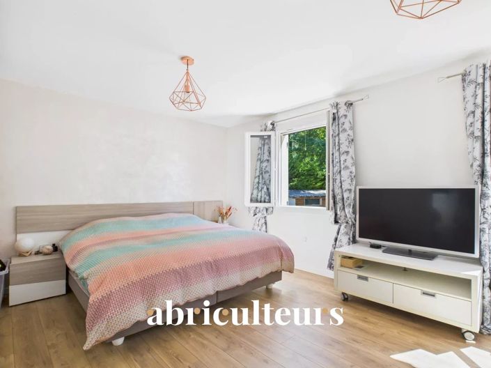 Image No.15-4 Bed House for sale