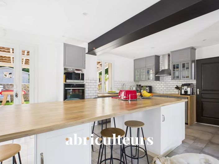 Image No.8-4 Bed House for sale