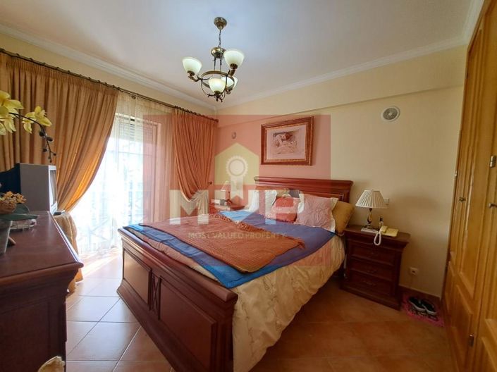 Image No.12-3 Bed Apartment for sale