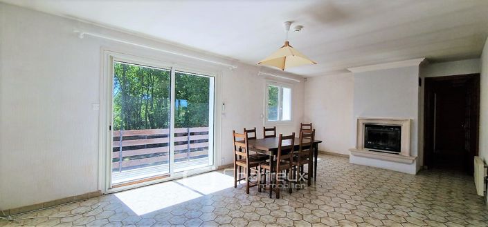 Image No.5-6 Bed House for sale