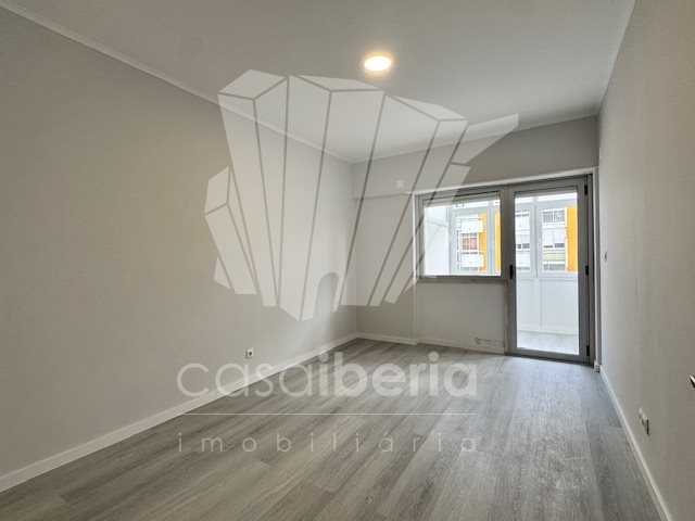 Image No.19-2 Bed Apartment for sale