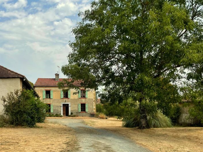 Image No.2-4 Bed House for sale