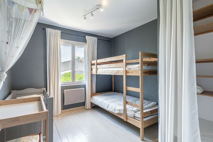 Image No.12-5 Bed House for sale