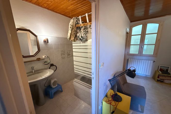 Image No.8-3 Bed House for sale