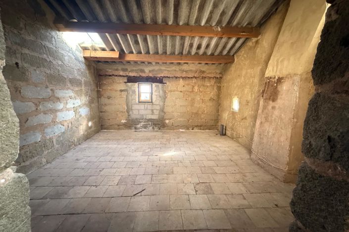 Image No.9-3 Bed House for sale