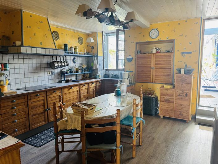 Image No.6-4 Bed House for sale