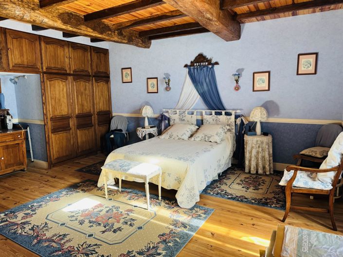 Image No.8-4 Bed House for sale